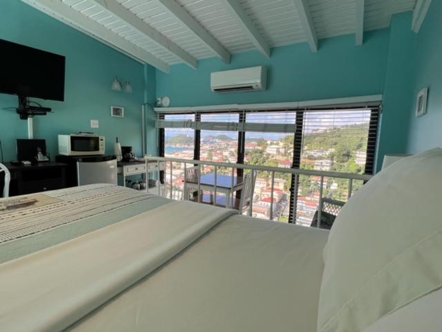 The Green Iguana Hotel ชาร์ลอตต์อะมาลี ภายนอก รูปภาพ